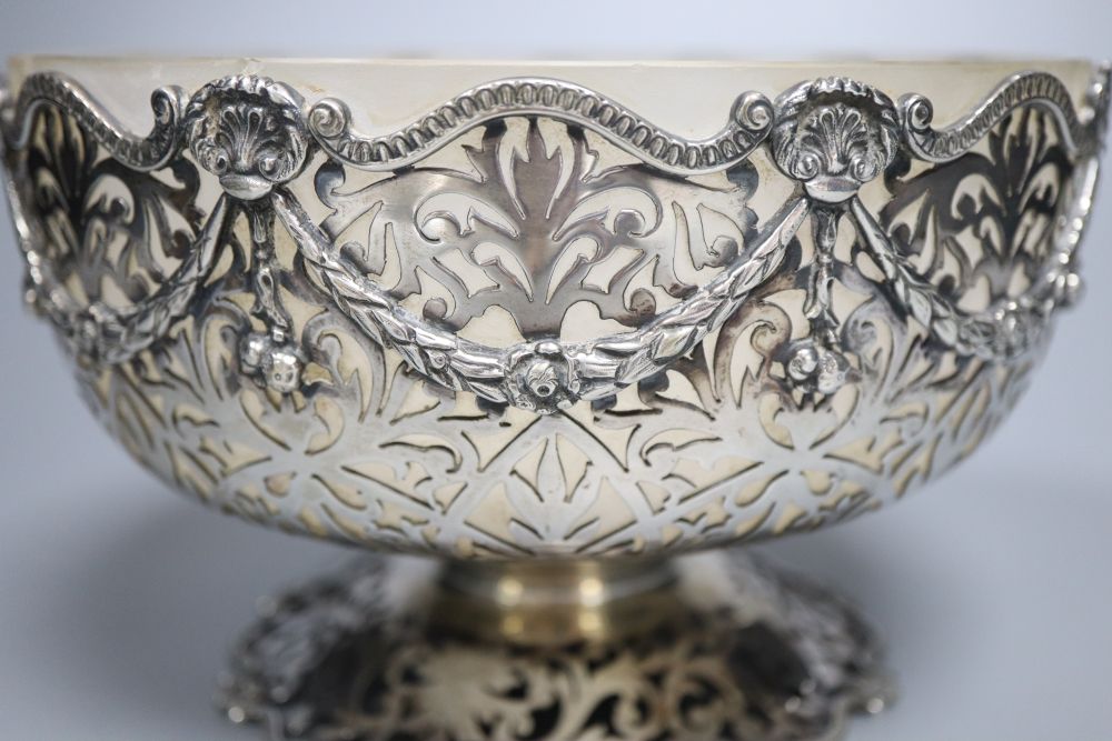 A George V pierced silver pedestal bowl with frosted glass insert, Alexander Clark Co. Birmingham, 1930,